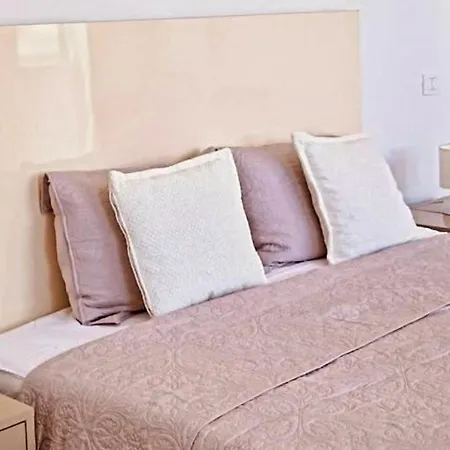 Durres Sun & Sea Luxury Apartment Dıraç